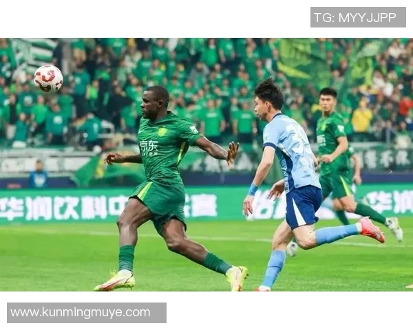 鲁能与国安激战背后裁判组的判罚争议与影响分析